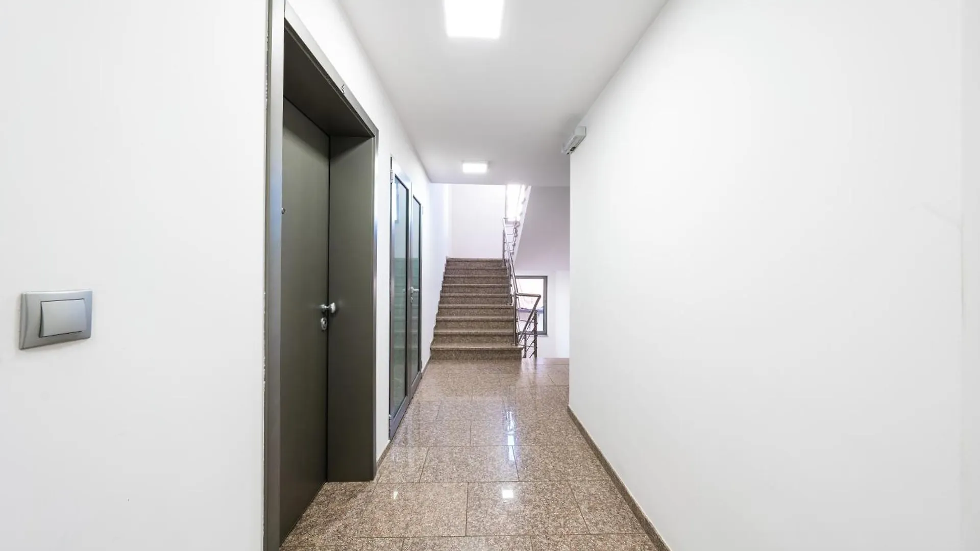 Слънчев Апартамент С Балкон До Болница Света София Apartment Sofia