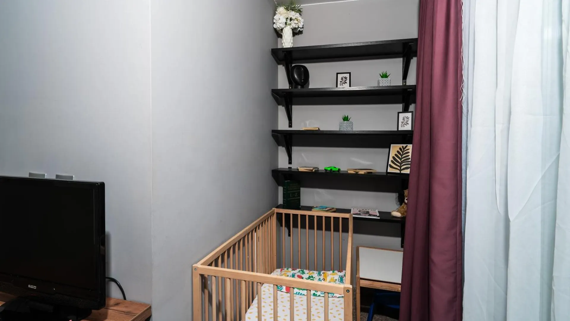 Apartment Слънчев Апартамент С Балкон До Болница Света София