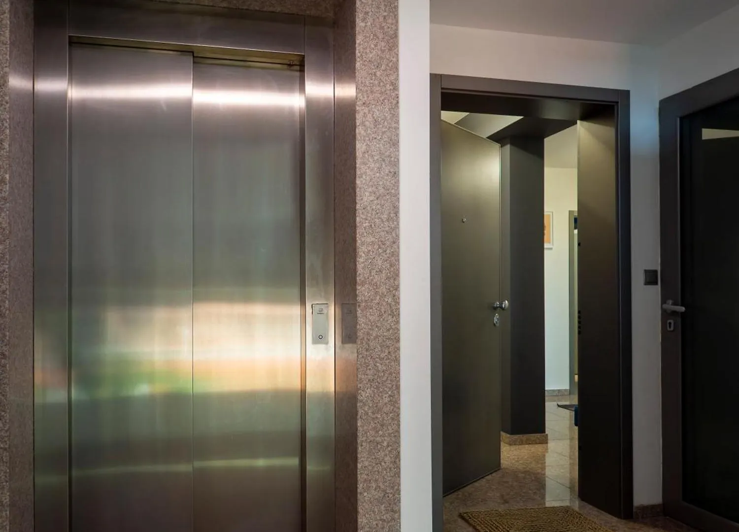 Apartment Слънчев Апартамент С Балкон До Болница Света София